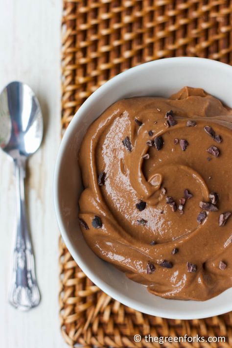 Chocolate Quinoa Pudding @ TheGreenForks.com #vegan #healthyfood Quinoa Desserts, Quinoa Pudding, Chocolate Quinoa, Creamy Pudding, Pudding Recipe, Classic Desserts, Quinoa Recipes, Vegan Sweets, Chocolate Pudding