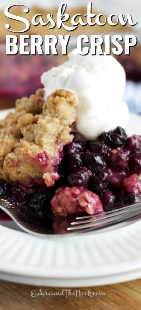 Saskatoon Recipes, Saskatoon Berry Recipe, Berry Crisp Recipe, Berry Cobbler Recipes, Oatmeal Crisp, Cherry Crisp, Saskatoon Berry, Berry Crisp, Blueberry Crisp