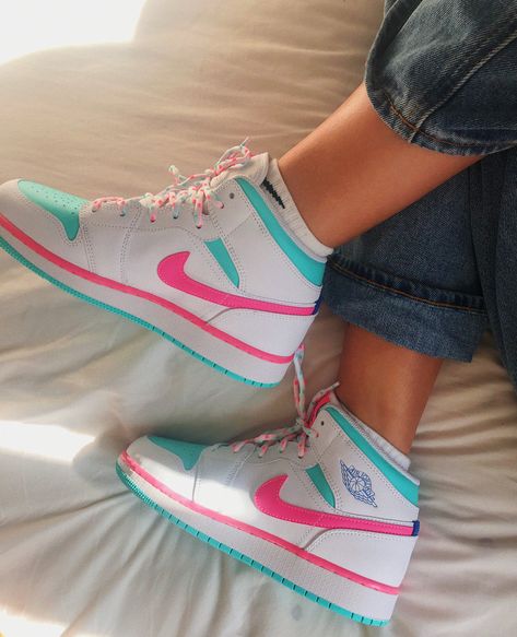 Pink Preppy Jordans, Aesthetic Jordans, Jordan 1 Preppy, Colorful Jordans, Pink And Blue Jordans, Digital Pink Jordans Outfit, Pink And Blue Shoes, Preppy Jordan 1 Mid, Pink And Teal Jordan 1