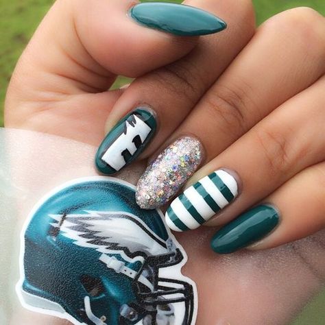 Eagles Makeup, Eagles Football Nails, Philadelphia Eagles Nails, Eagles Nails, Eagles Outfit, Eagle Nails, Football Nail Designs, Eagles Philadelphia, Football Nails