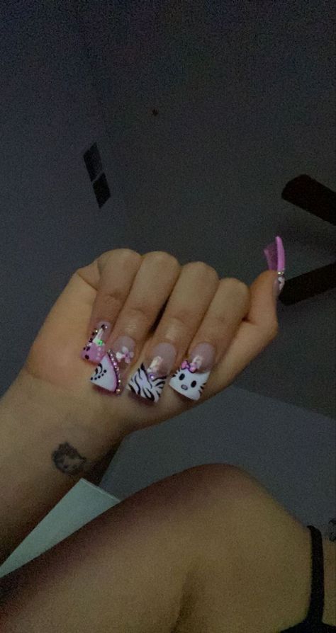 Yk2 Duck Nails, Duck Nails 90s, 2000 Y2k Nails, Duck Tip Nails Y2k, 2000 Duck Nails, Short Duck Nails Acrylic Y2k, Slight Duck Nails, Duck Nails 2000s, Y2k Duck Nails Short