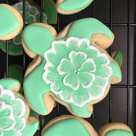 Turtle Shaped Cookies, Turtle Theme Birthday Party, Sea Turtle Birthday Party Ideas, Sea Turtle Themed Birthday Party, Sea Turtle Party Ideas, Sea Turtle Cookies Decorated, Sea Turtle Cakes, Turtle Decorated Cookies, Sea Turtle Party Decorations