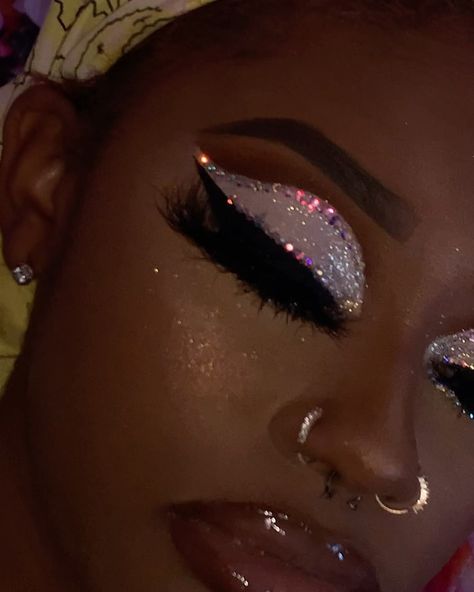 Vivid Makeup, Sweet 16 Makeup, Dipped Hair, Birthday Makeup Looks, Face Beat Makeup, Glitter Makeup Looks, Dream Makeup, Girls Things, 19 Years Old