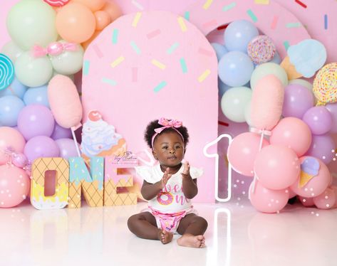 Two Sweet Birthday Backdrop, Sweet One Backdrop With Balloons, Sweet 1 Birthday Party, Candy Theme Backdrop, Sweet One First Birthday Photoshoot, Sweet One Photo Shoot, Sweet One Birthday Cake, Sweet One Cake Smash, One Birthday Backdrop