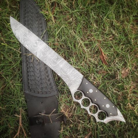 Handmade Damascus Steel Bowie hunting Knife, Fixed blade knife, outdoor knife Hiking Knife, Big Knife, Man Hiking, Punk Style Outfits, Engraved Knife, Hunting Women, Dagger Knife, Outdoor Knife, Cow Skin