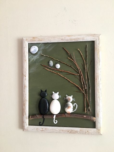 Slate Ideas Crafts, Stone Canvas Art, Cat Pebble Art Ideas, Cat Rock Art, Stone Pictures Pebble Art, Pebble Art Family, Diy Rock Art, Painted Rock Animals, Stone Art Painting