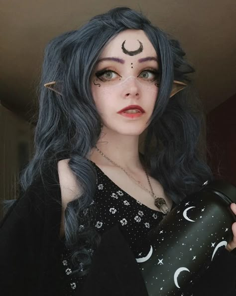 Tiefling Female, Monster Makeup, Elf Cosplay, Creepy Halloween Makeup, Fairy Cosplay, Elf Costume, Alt Girls, Elf Makeup, Horror Movie Characters