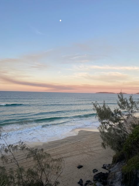 Houses By The Beach, Rainbow Beach, Australian Beach, Sunset Aesthetic, Beach Australia, Sunshine Coast, Beach Aesthetic, Australia Travel, Beach Vibe