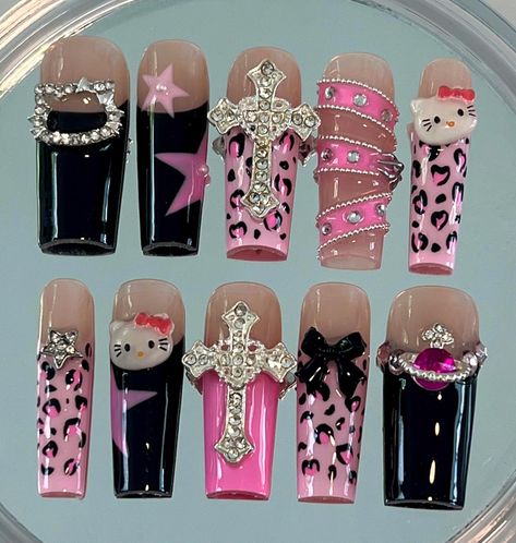 Y2K/Sanrio Custom set ⚡️🎀⛓️‍💥🐆 . DM me for your custom sets! *inspo from pinterest* . . . #pressonnails #y2knails #pinknails #starnails #frenchtip #cheetahprintnails #charmnails #silvernails #2000s #sanrionails #hellokitty 2000s Nails, Sanrio Nails, Y2k Sanrio, Deco Nails, Material Gworl, Cheetah Print Nails, Kitty Nails, 2000s Mcbling, Y2k Nails