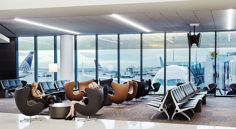 For the renovation of Terminal 3 at San Francisco’s International Airport, Gensler stepped in to make the space light, spacious, and a place that encouraged travelers to linger a bit. Arne Jacobsen Egg chairs and Swan lounges evoke the smooth curves of airliners and are upholstered in durable Acqua leather to help passengers pass the time, comfortably. Airport Terminal 3, Arne Jacobsen Egg Chair, Campus Design, San Francisco International Airport, Renovation Architecture, Airport Terminal, Airport Design, Airport Lounge, Waiting Area