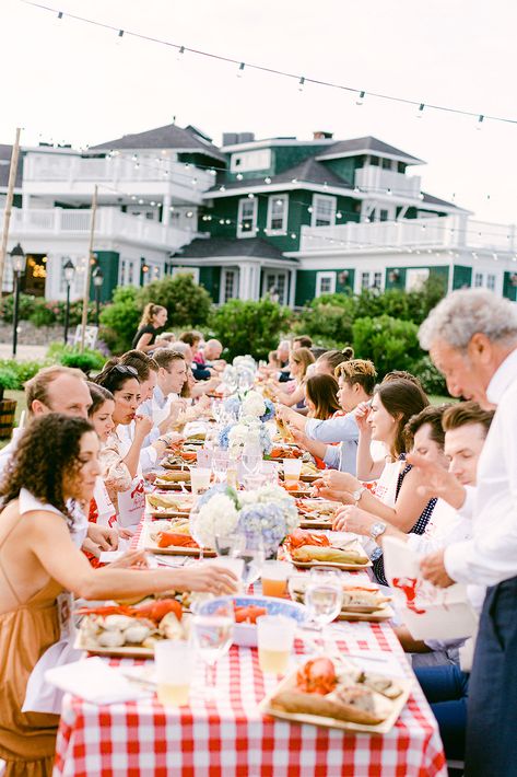 Maine wedding weekend lobster bake at french's point private estate wedding venue on the coast Seafood Boil Rehearsal Dinner, Lobster Theme Party, Lobster Roll Wedding, New England Clam Bake Party, Lobster Wedding, Lobster Bake Tablescape, Lobster Rehearsal Dinner, Clam Bake Rehearsal Dinner, Lobster Bake Rehearsal Dinner