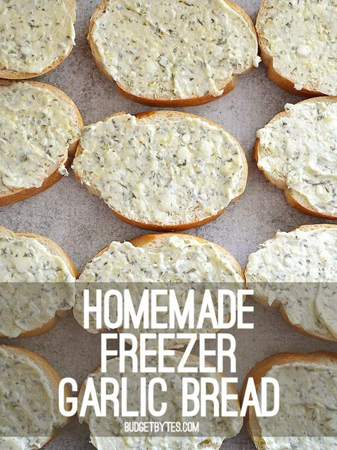 Homemade Freezer Garlic Bread, Freezer Meals Make Ahead Lunch, Freezer Prep Snacks, Homemade Frozen Dinners, Frozen Bread Recipes, Making Your Own Food, Make Ahead Garlic Bread, Freezer Sides Make Ahead, Sliced French Bread Ideas