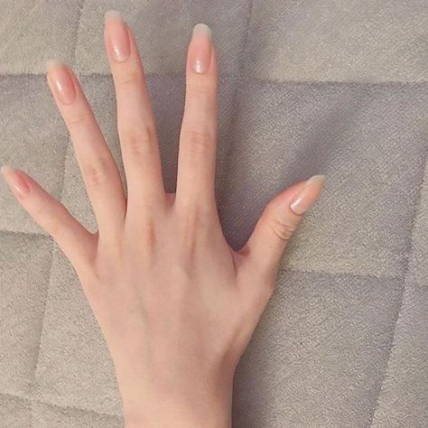 Long Natural Nails, Bff Gifts Diy, Cream Nails, Pretty Skin Care, Pretty Skin, Pretty Hands, Minimalist Nails, Bff Gifts, Body Inspiration