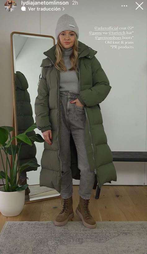 Long Puffer Outfit, Winter Parka Outfit, Green Puffer Jacket Outfit, Puffer Jacket Outfit Women, Puffer Jacket Outfit Winter Style, Parka Outfits, Green Parka Outfit, Parka Outfit Winter, Puffer Coat Outfit