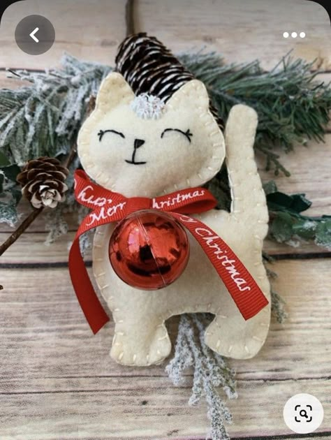 Diy Felt Christmas Ornaments, Ornaments Ideas, Cat Christmas Tree, Felt Crafts Christmas, Diy Christmas Tree Ornaments, Cat Christmas Ornaments, Felt Christmas Decorations, Diy Felt, Christmas Ornament Pattern