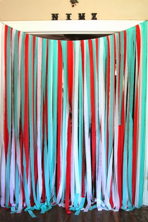 Streamer Ideas, Party Streamer, Streamer Wall, Diy Streamers, Streamer Decorations, Rainbow Party Decorations, Streamer Backdrop, Rainbow Parties, Party Streamers