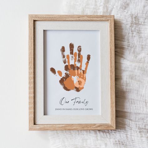 Family Hand Print Art, Personalized Gift For Mom, Keepsake Custom Gift, Printable Nursery Handprint Art, Custom Father's Day Gift, Family Gift Save lasting memories with this beautiful family handprint art. Create the unique prints of each family member, and a personalized and meaningful piece of art that celebrates your bond and love for each other. It's a cherished keepsake showcasing the uniqueness of each individual, perfect for displaying in your home or giving as a heartfelt gift. Please note that your order includes the handprint itself.  How to order? On the personalization section, please provide us the following details: 1. Your preferred print size. 2. Your choice of handprint color per family member. (Ex: father: color 1, mother: color 3, first child: color 2, second child: col Handprint Picture Frame, Handprint Photo Frame, Family Hand Prints On Canvas, Infant Gifts To Parents, Family Keepsake Ideas, Hand Print Family Art, Diy Gift From Toddler, Crafts With Newborns, Handprint Family Art