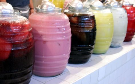 Water Tiktok, Mexican Drink Recipes, Latino Culture, Alcoholic Desserts, Mexican Drinks, Mexican Party Theme, Spa Water, Agua Fresca, Juice Boxes