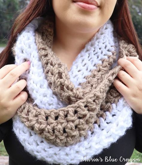 Free Crochet Chunky Infinity Scarf Pattern - Maria's Blue Crayon Easy Crochet Infinity Scarf For Beginners, Super Chunky Yarn Crochet Patterns Free, Infinity Scarf Knitting Pattern, Infinity Scarf Crochet, Crochet Infinity Scarf Pattern, Infinity Scarfs, Crochet Cowls, Blue Crayon, Scarf Ideas