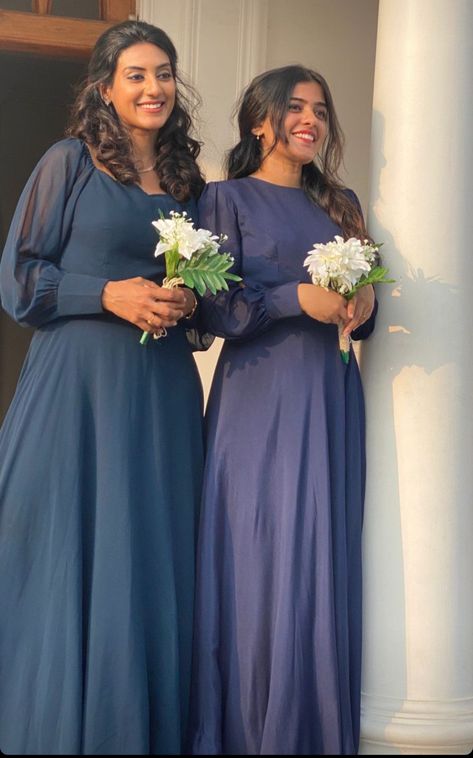 Latest Bridesmaid Dresses Indian, Marriage Look For Bride Sister, Wedding Frock Designs For Bride, Brides Maids Dress Styles Kerala, Cousins Dress Code For Kerala Wedding, Braidsmaid Outfits Style, Saree For Sisters Wedding, Dress For Cousin Wedding, Frocks For Women Party Wedding