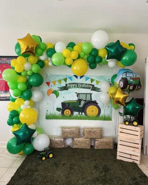 John Deere Tractor 🚜 themed party Balloon Garland Decoration @johndeereaunz #partysuperstore #johndeeretractor #balloongarland #adelaideballoons #balloondecor #balloondelivery #balloonshop #balloons #balloon #balloondecoration #adelaideballoonstylist #adelaideballoonshop #partyshop #partystore #partysupplies John Deere Party Decorations, Tractor Birthday Party Decorations, Tractor Themed Birthday Party, John Deere Tractor Party, Party Balloon Garland, John Deere Birthday Party, Tractor Decor, John Deere Party, John Deere Birthday