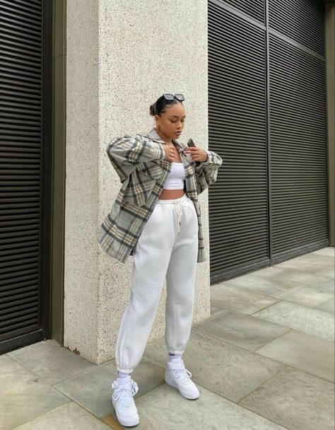 Chilling Outfits, Cosy Clothes, Street Style Outfits Casual, White Culture, Winter Fashion Outfits Casual, Tomboy Style Outfits, Looks Street Style, Classy Casual Outfits, Streetwear Fashion Women