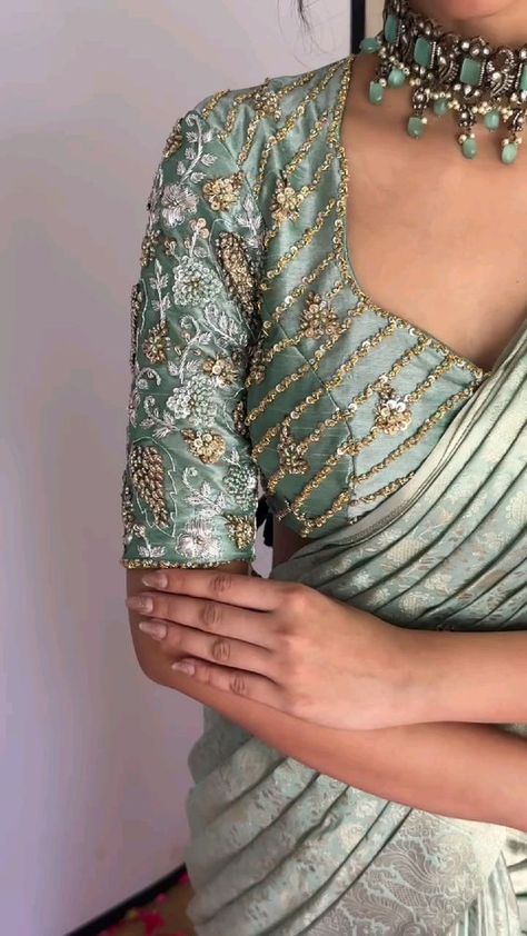 Follow for More bridal inspiration ✨️ Teal Saree, Saree Inspiration, Latest Bridal Blouse Designs, Simple Saree Designs, Latest Blouse Designs Pattern, Indian Wedding Outfit, New Saree Blouse Designs, Traditional Blouse Designs, Fashionable Saree Blouse Designs