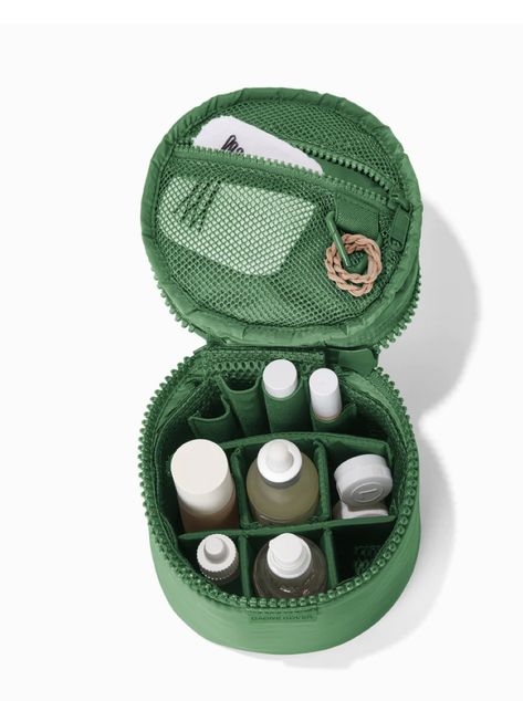 Small Toiletry Bag, Business Brainstorming, Skincare Cabinet, Mama Earth, Suitcase Organization, Dagne Dover, Ladies Room, Bag Inspiration, Skincare Organization