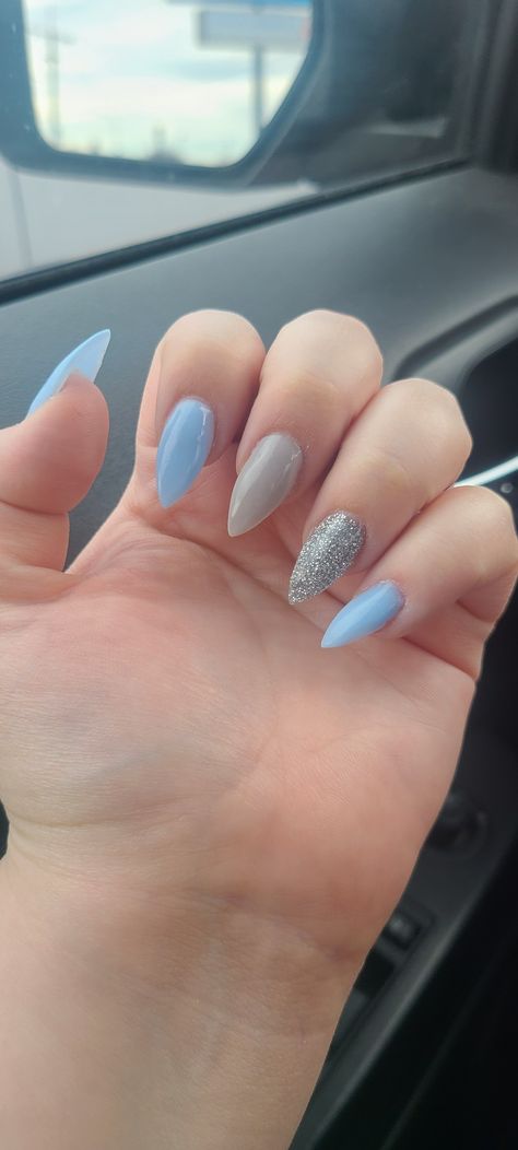 Gray And Blue Nails Design, Light Blue And Gray Nails, Light Blue Silver Nails, Gray And Blue Nails, Baby Blue And Silver Nails, Blue And Gray Nails, Light Blue Sparkle Nails, Blue New Years Nails, Light Blue And Silver Nails