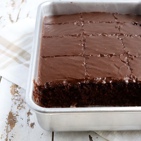 1886 Chocolate Buttermilk Cake Chocolate Buttermilk Cake, Old Fashioned Chocolate Cake, Buttermilk Chocolate Cake, Chocolate Cake Recipe Moist, Buttermilk Cake, Texas Sheet Cake, Chocolate Sheet Cake, Buttermilk Recipes, Easy Chocolate Cake