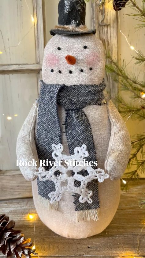 Snowman Sewing Projects, Fabric Reindeer Diy, Primitive Horse Pattern, Snowmen Decorations Christmas, Rustic Snowman Ornaments, Primitive Bunny Patterns Free, Diy Stuffed Snowman, Primitive Snowman Pattern Free, Primitive Snowman Ornaments