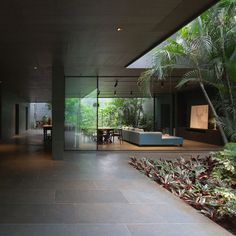 Five houses from Courtyard living: Contemporary houses of the Asia-Pacific Courtyard Houses, Tattoo Modern, Chinese Courtyard, Indoor Courtyard, Multigenerational Living, Courtyard Design, Casa Country, Internal Courtyard, Courtyard House