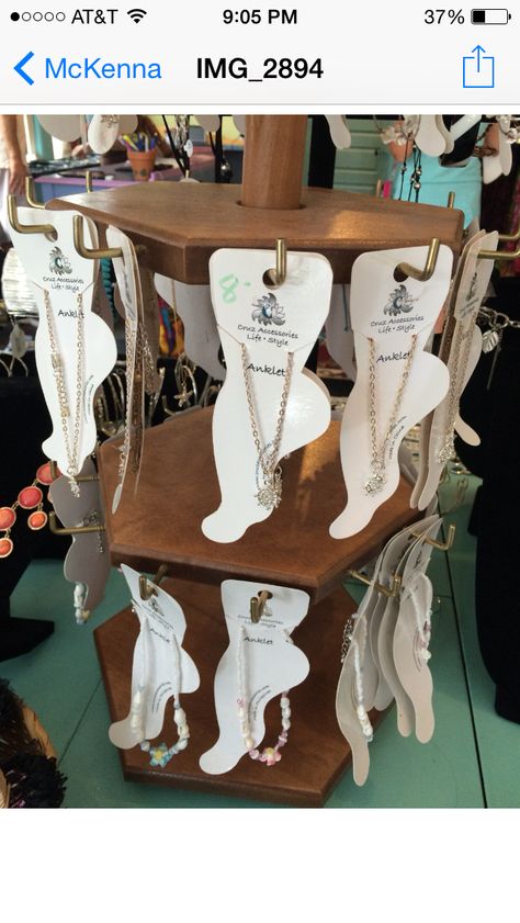 Anklet display Anklet Display Ideas, Jewelry Display Booth, Jewelry Shop Display, Jewelry Booth, Decoration Vitrine, Sewing Machine Instructions, Craft Market Display, Jewelry Display Cards, Diy Jewelry Holder