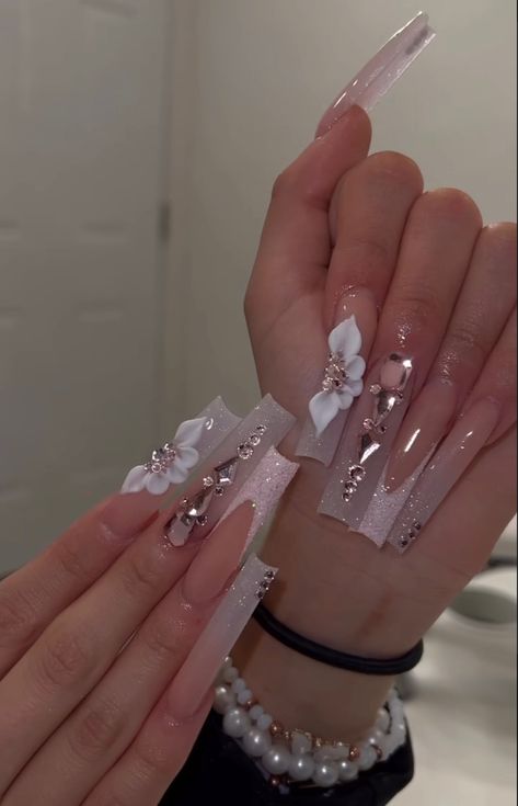 Easy Nail Art Tutorial, Quince Nails, Acrylic Nail Designs Coffin, Quinceanera Nails, Acrylic Nails Nude, Hippie Nails, Drip Nails, Ombre Acrylic Nails, White Acrylic Nails