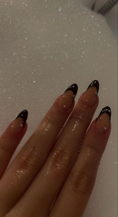 Black french nail set picture low exposure Black French Aesthetic, French Tip Nail Asthetic, Black Nails Asthetics, Black French Tip Nails With Pearls, Black French Tip Nails Square With Gems, Old Money French Nails, Black Nail Sets Almond, Black French Tip With Pearls, Black Dress Nails Ideas