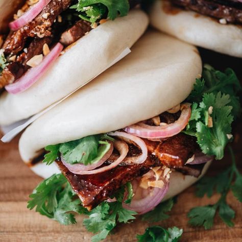 Gua Bao (Taiwanese Pork Belly Buns, 割包) Pork Belly Buns, Bao Burger, Steamed Bao Buns, Hot Dog Sandwich, Steamed Bao, Gua Bao, Pickled Mustard Greens, Burger Hot Dog, Burger Pizza