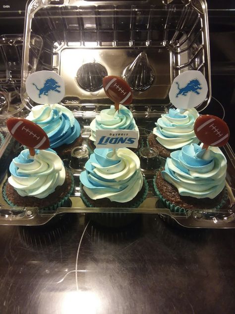 Detroit Lions Cupcakes Detroit Lions Cupcakes, Detroit Lions Birthday Party Ideas, Lion Cupcakes, Lion Birthday Party, Lion Birthday, Cupcake Ideas, 6th Birthday, Detroit Lions, Mini Cakes