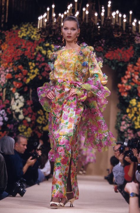 Yves Saint Laurent Couture, Stella Tennant, Steal Her Style, Collection Couture, Couture Looks, Couture Wedding Gowns, Versace Couture, Dior Haute Couture, Moda Paris