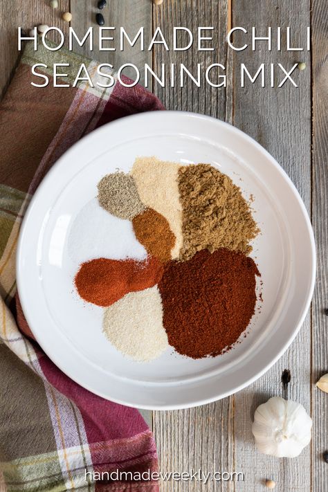 Recipe for a homemade chili seasoning mix that can be used in place of store bought chili seasoning mix packets Chili Seasoning Mix Recipe, Homemade Chili Seasoning Mix, Chili Seasoning Recipe, Homemade Chili Seasoning, Homemade Taco Seasoning Mix, Taco Seasoning Mix, Mexican Seasoning, Taco Seasoning Recipe, Chili Spices