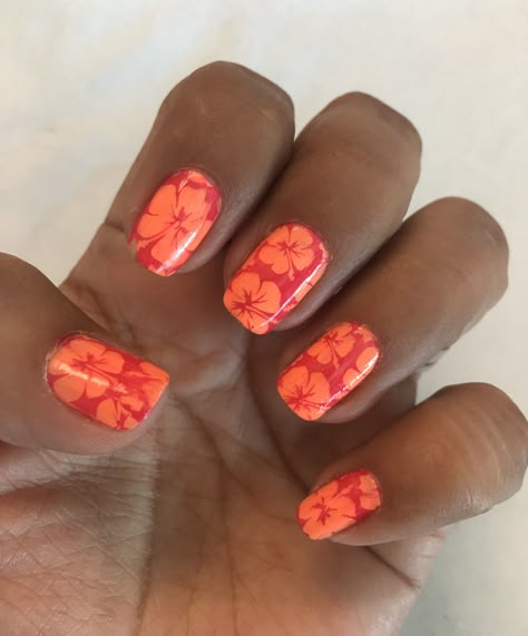 Orange Tropical Nails Orange Beachy Nails, Tropical Gel Nail Designs, Nail Inspo Summer Orange, Orange Hibiscus Nails, Hawaiian Flower Nails Hibiscus, Orange Flower Nails, Tropical Nail Ideas, Hawiian Nails, Hibiscus Flower Nails