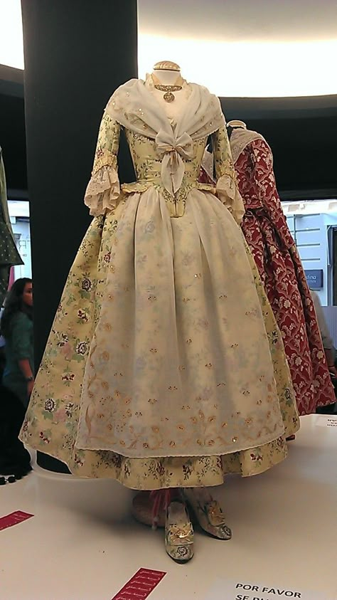 1700 Fashion, Rococo Dress, 18th Century Women, Party Dress Ideas, 18th Century Dress, 18th Century Costume, Rococo Fashion, 18th Century Clothing, Historical Dress