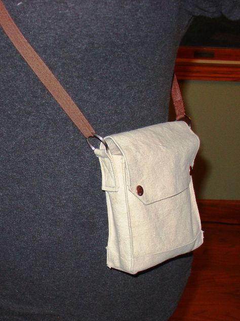 Indiana Jones Satchel Replica Small Canvas Bags, Canvas Bag Design, Original Bags, Mid Size, Indiana Jones, Small Purse, Sewing Bag, Diy Bag, Handmade Bags