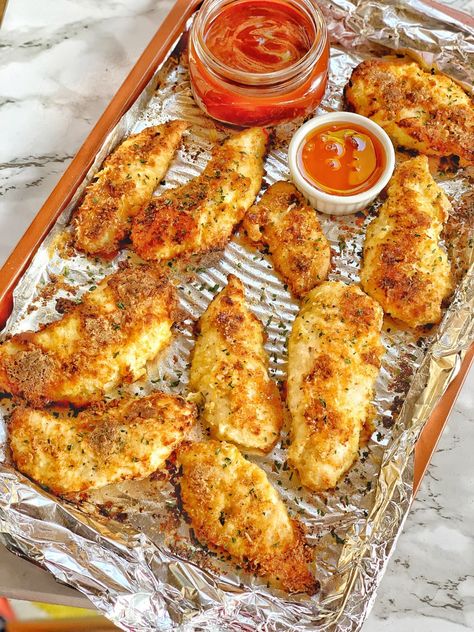 Baked Parmesan Chicken Tenders - The Tipsy Housewife Leftover Chicken Tenders, Chicken Tenders Dinner, Tipsy Housewife, Parmesan Chicken Tenders, Boiled Chicken Breast, Chicken Lunch, Baked Chicken Tenders, Resep Salad, Fried Chicken Breast