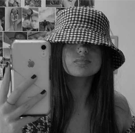 Bucket Hat Photo Ideas, Bucket Hat Picture Ideas, Bucket Hat Hijab, Bucket Hat Pictures, Braids And Hats, Hat Poses, Aesthetic Bucket Hat, Bucket Hat Aesthetic, Bucket Hat Girl