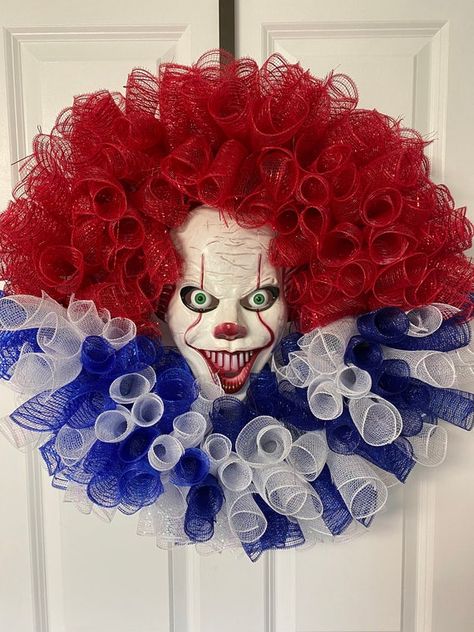 Clown Wreath, Scary Clown Face, Halloween Mesh Wreaths, Scary Clown, Clown Faces, Wall Wreath, Scary Clowns, Halloween Scary, Bay City