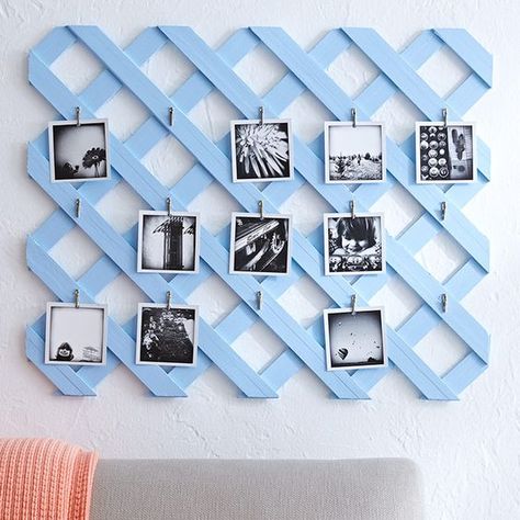 Diy Photo Displays, Wooden Shelf Design, Photo Collage Diy, Diy Photo Display, Painting Wood Furniture, Collage Diy, Lattice Fence, Picture Frame Shelves, Frame Shelf