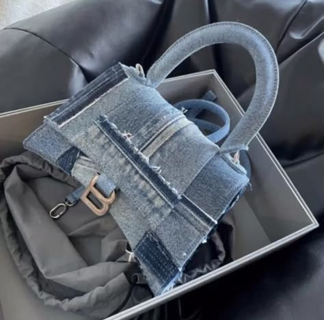 Luxury Bags Collection, Aesthetic Bags, Girly Bags, Luxury Purses, Fancy Bags, Balenciaga Bag, Pretty Bags, Cute Purses, Bag Trends