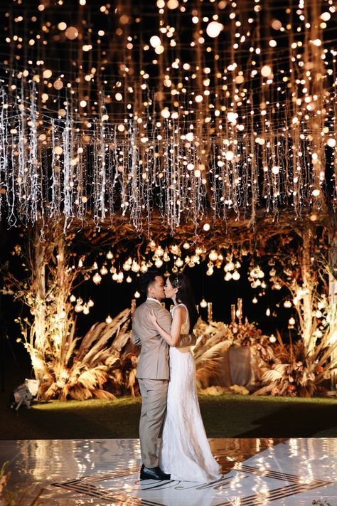 A Wedding In Bali With A Major Wow Factor #weddingideas #dancefloor #weddinglights Wedding In Bali, Dream Wedding Reception, Lights Wedding Decor, Wedding Venue Decorations, Wedding Set Up, Wedding Stage Decorations, Bali Wedding, Outdoor Wedding Decorations, Salou