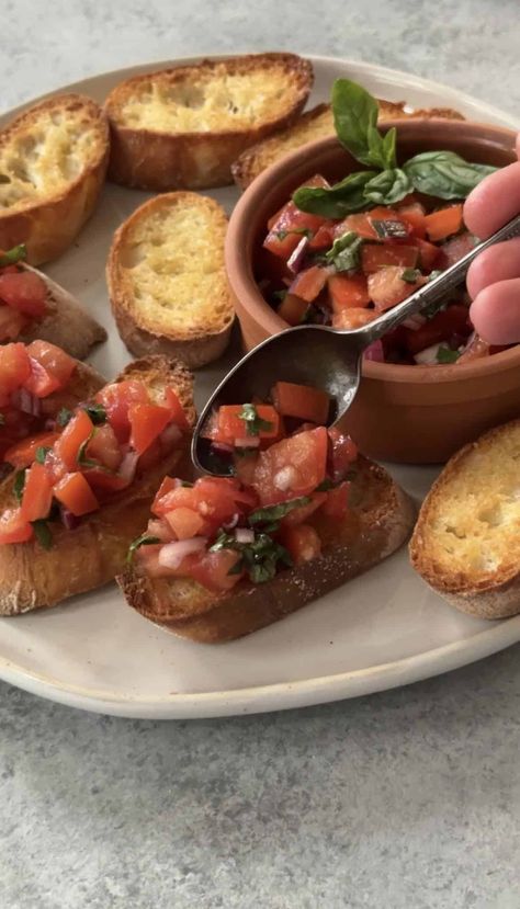 This Italian bruschetta recipe is a classic. Each bite gives you a taste of classic Mediterranean flavors! Great as a snack or on the side of a meal, you really can't go wrong with bruschetta! Italian Cocktail Hour Food, Sourdough Bruschetta, Brushetta Appetizers, Italian Bruschetta Recipe, Bruschetta Board, Bruchetta Appetizers, Birthday Foods, Easy Italian Meatballs, Classic Bruschetta