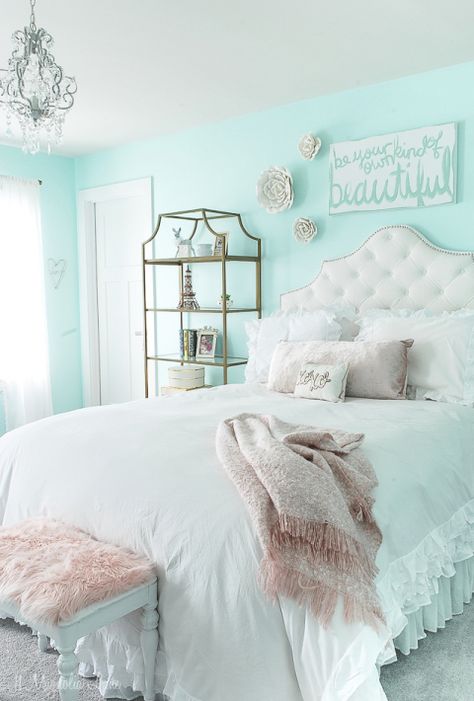 Gold Headboard, Bedroom Turquoise, Happy Room, Girl Bedroom Designs, Teen Bedroom Decor, Girl Bedroom Decor, Big Girl Rooms, Teen Room, Teen Bedroom